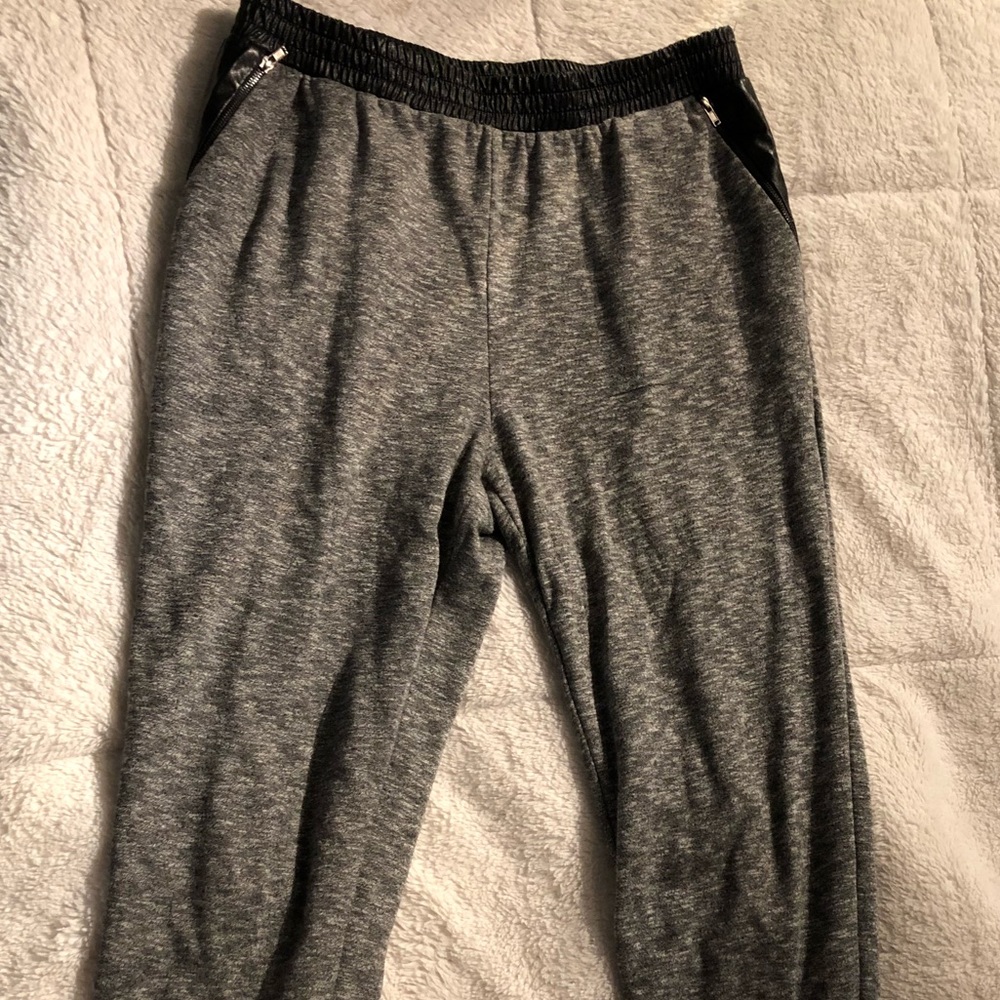 Grey sweatpants/joggers